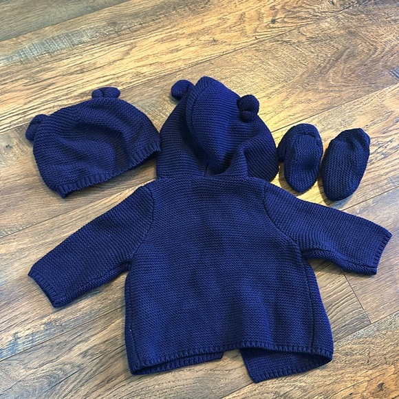 Gap Baby Bear Garter Cardigan sweater size 0-3 months - Picture 2 of 2